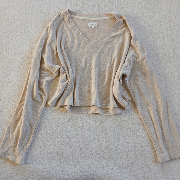 Lou & Grey Tops - lou&grey ♡ long sleeve v neck top loft neutral minimalist pullover
